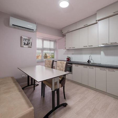 Apartamento Fenix Lux Apartman Centar Vranje Exterior foto